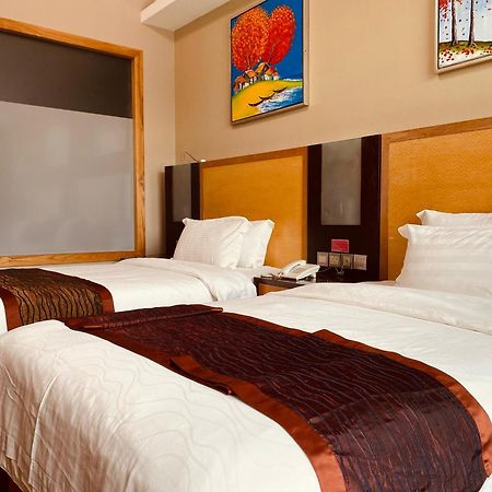 Meritz Hotel Мірі Екстер'єр фото