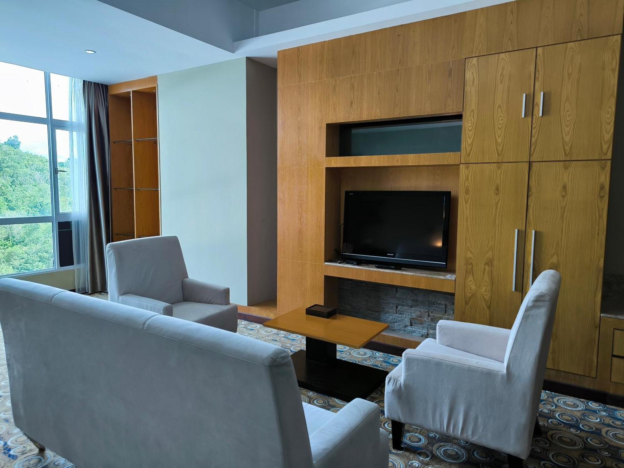Meritz Hotel Мірі Екстер'єр фото